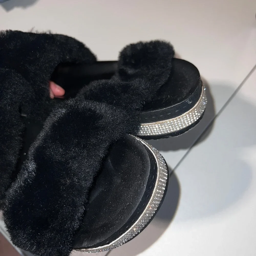 Mudd Fuzzy Slide Sandals‎ Rhinestone Detail Slip On Shoes Size 7